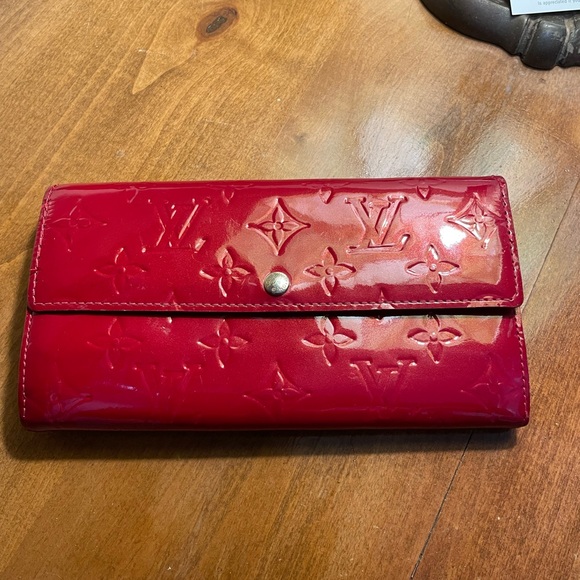Louis Vuitton vernis wallet - Picture 1 of 13